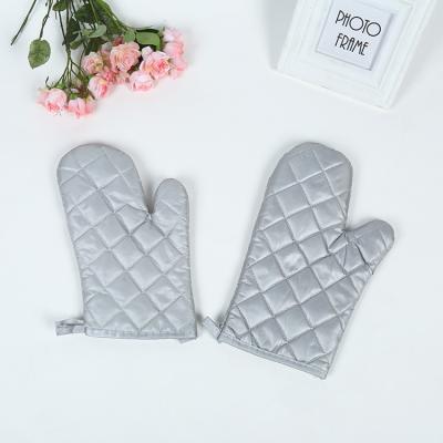 China Novelty Oven Mitts Heat Resistant High Quality Silver Kitchen Cooking BBQ Oven Gloves for sale