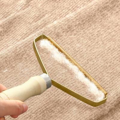 China Stocked Portable Hot Selling Clothing Metal Handle Clothing Shaver Wood Woolen Instrument Shaver Portable Fiber Remover for sale