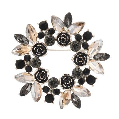 China Retro Vintage Rose Metal Brooch Rhinestone Creative Crystal Brooch ALLOY Personality Accessories for sale