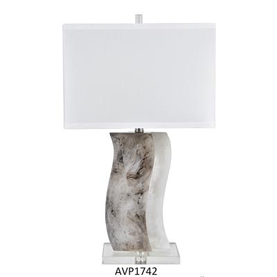 China Modern Resin Accent Modern Bed Side Accent Luxury Living Room Decoration Table Lamps for sale