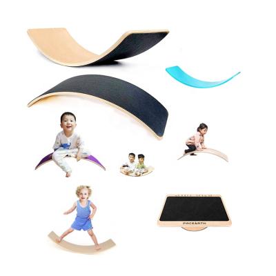 China Children's Toys Wholesale Indoor Curvy Wooden Shimmy Board Rocker Balance Board Kids Balance Board With Sample Ready for sale