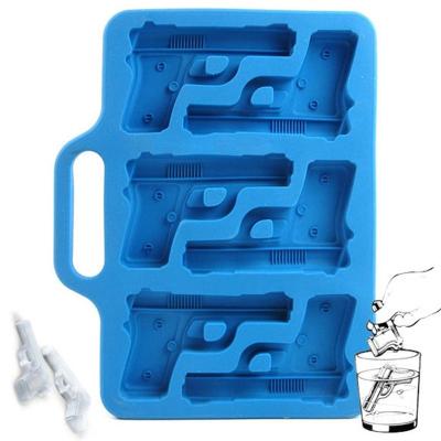 China Restaurant Ice Cube Maker Mold Large Plastic Ice Cream Tub Set Tools Gun Shaped Ice Cube Tray Mold For Party Drinks Whiskey Random Color for sale