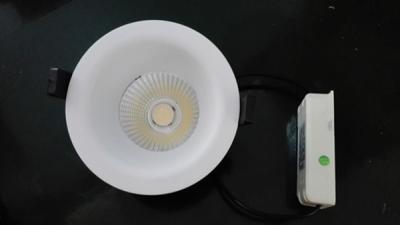 China brilho 10W alto de alumínio nenhum - o diodo emissor de luz do feixe angle12° do brilho Recessed Downlights para restaurantes à venda