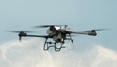 China Q100 Drones agrícolas para la fumigación de fertilizantes y pesticidas 13.8m/s Drones de control remoto en venta