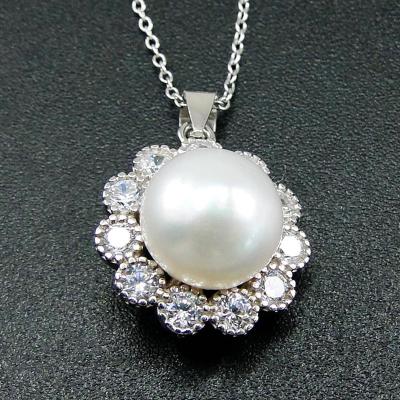 China Simple High Quality Freshwater Pearl Necklace Simple Freshwater Freshwater Pearl Flower Pearl Drop Necklace CZ Cubic Zircon Pearl Necklace for sale