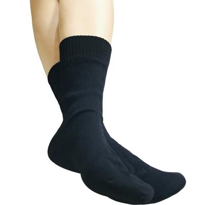 China 2021 loose business breathable warm grippy socks waterproof black for men for sale