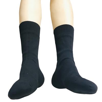 China New Cotton Manufacturer Men Black Football Breathable Hunting Waterproof Socks for sale