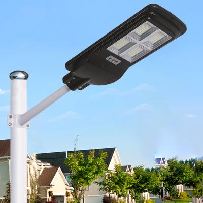 China ROUTE the all-in-one solar yard light with 4 light sources fits on the walls of the house with the pole for sale