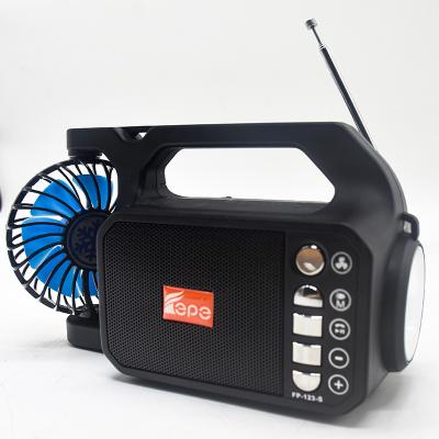 China LED Flashing Light Portable Outdoor Wireless Solar Speaker with FM Radio for sale