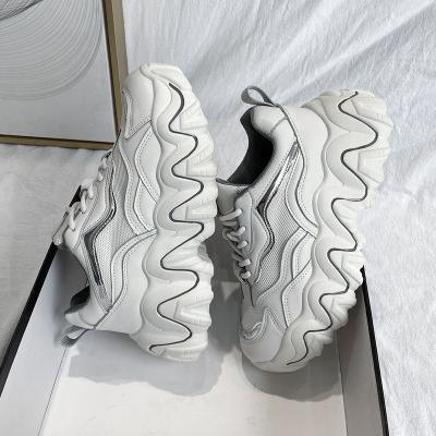 China Autumn sports women's shoes breathable 2021 women's casual shoes wavy bottom increased small white shoes for sale