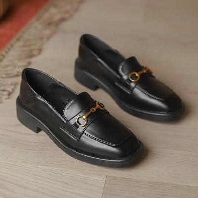 Chine Loafers women's spring and summer 2021 new flat shoes square toe all-match shoes buckle British style single shoes black soft le à vendre