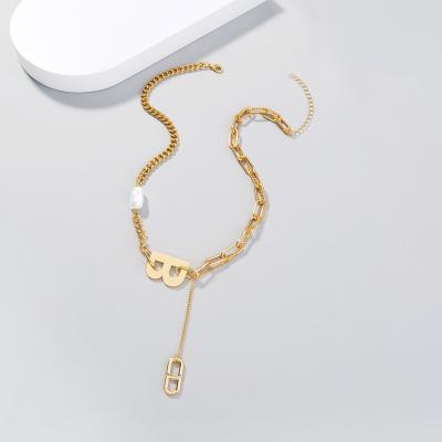 China FASHIONABLE Exaggerated Simple Hip Hop Personality Plaid Chain Stitch Street Letter B Fashion Necklace Clavicle Pendant Long Chain for sale