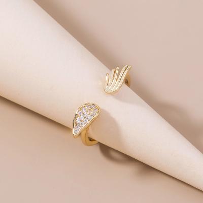 China Fashionable Wholesale Temperament Angel Wings Zircon Ring Opening White Gemstone Wings Ring Lady Accessories for sale