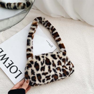 China 2022 Fashion Trend Design Plush Tote Bag Female Animal Print Shopper Clips Faux Fur Armpit Handbags For Women for sale