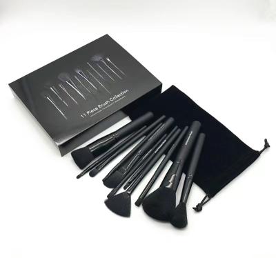 China Beauty Care Make Tools Good Quality Wholesale Black Wooden Handle Private Label Base Cosmetic Makeup Black Makeup Set for sale