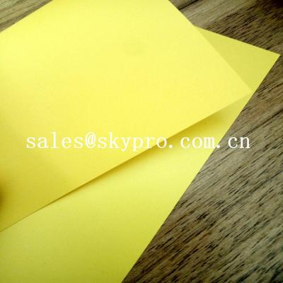 Chine Légèrement feuilles en plastique colorées superbe brillantes 0.3mm et de Matt de produit de PVC pour le revêtement de meubles à vendre