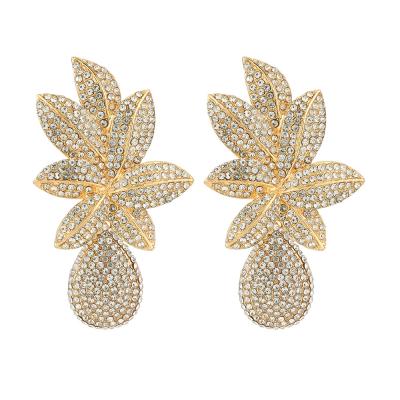 China CLASSIC Fashion 2021 New Gold Plated Diamond Leaf Shape Crystal Rhinestone Stud Earrings For Women Earring Jewelry for sale