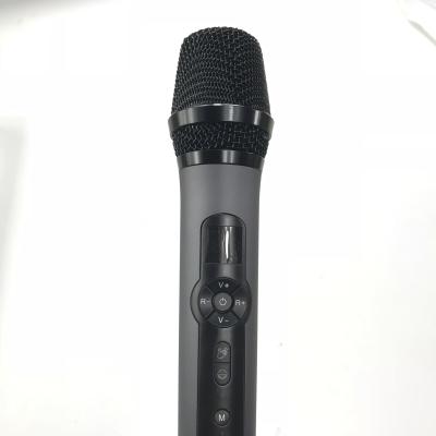 China Professional wireless microphone K microphone universal headset microphone U-SEGMENT live broadcast wireless plug and play for sale