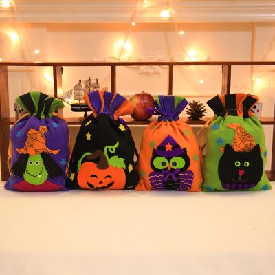 China Fashionale Halloween Decoracion Candy Drawstring Velvet Pumpkin Gift Bag for sale