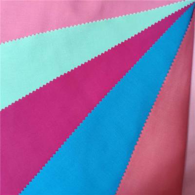 Chine Coton brillamment coloré Pilling non facile du polyester 20% du tissu teint par Polycotton 80% à vendre