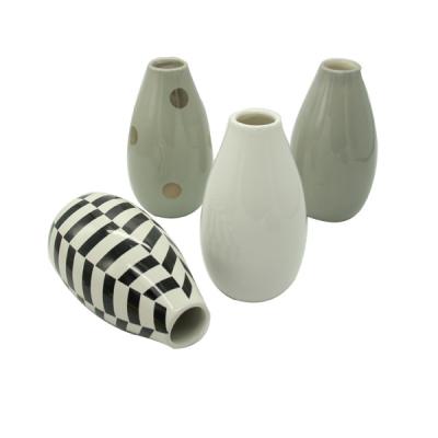 China Modern Ceramic Vase Handmade Modern Home Decoration Porcelain Flower Vase for sale