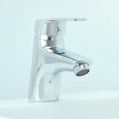 China Hot Selling Faucets Thermostatic Water Faucet Deck Mounted Zinc Basin Faucet for sale