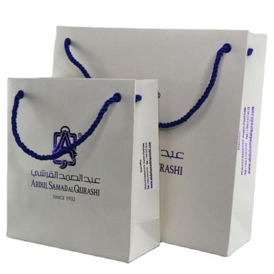 China Recyclable new size waterproof bag VIN paper bags with handles take away paper bag from factory for sale