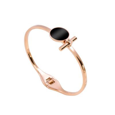 China Luxury Rose Gold Romantic Black Shell Charm Bracelets Exquisite Ladies Romantic Accessories For Women for sale