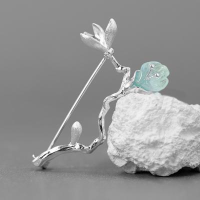 China Fashion Brooch 925 Sterling Silver Natural Aquamarine Stone Magnolia Flower Brooch Handmade Jewelry for sale