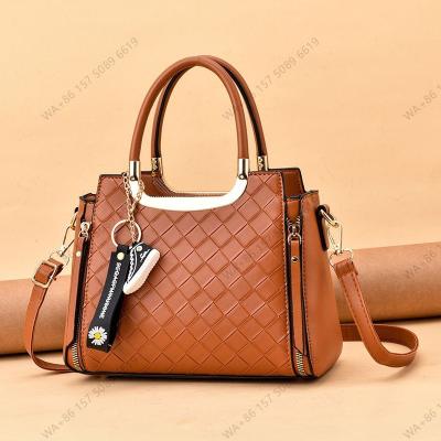 China Designer Handbags New Trendy Large Capacity Women's Woven Bag One Shoulder Bag Custom Cross - Body Bag for sale