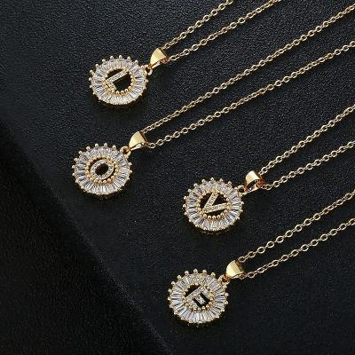 China Fashion Letter Necklace 26 Letter Gold Diamond Necklace Jewelry Heart Choker Pendant Necklace for sale