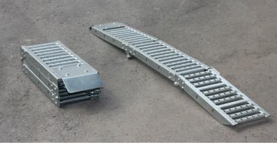 China Luz ajustable - rampas plegables cargadas del acero 1000lbs para cargar ATVS/las furgonetas en venta