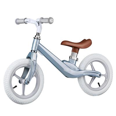 China Aluminum Aluminum Kids Balance Bike Magnesium Alloy No Pedal Running Kids Bike Scooter for sale