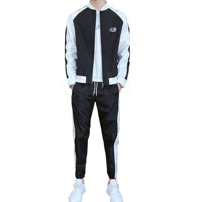 China 2021 New Mens Anorak Track Jogger Suit Water Proof Breathable Tracksuit For Men Lightweight for sale