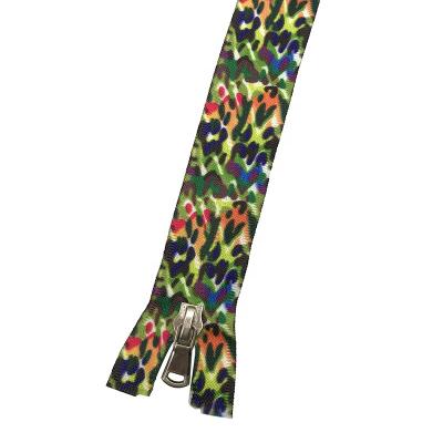 China Light and Wide Application Extend Fashionable Color Nylon Invisible Zipper Plastic Camouflage Open Zipper for Camouflage Sui #5 Zippers Printing for sale