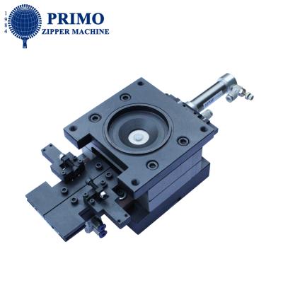 China Use in pin and box molding machine two ways top stop injection molding for plastic zipper for sale