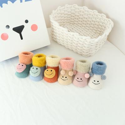 China NEW Design Sporty Newborn Floor Cute Baby Bumps Little Baby Toddler Bumps Cartoons Socks Smile Kids Hosiery for sale