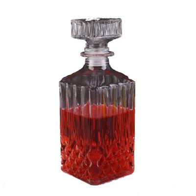 China Whiskey Decanter Factory Supply Crafted Crystal Liquor Decanter for Bourbon Scotch Vodka Wine zu verkaufen