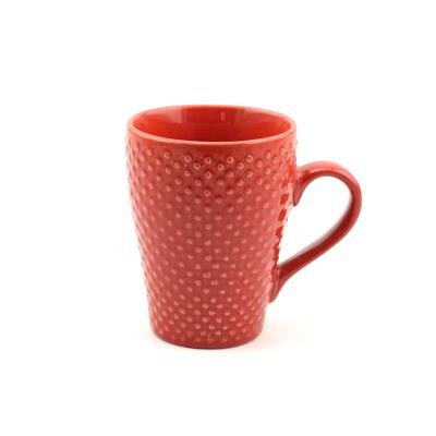 China Red Embossed Stoneare Ceramic Coffee Cup Bead Embossed Modern Style zu verkaufen