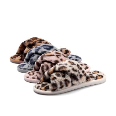 China Fashion Trend Multi Color Winter Fashion Fuzzy Slippers Lightweight Leopard Fur Design Slides Shoes Sandal for sale