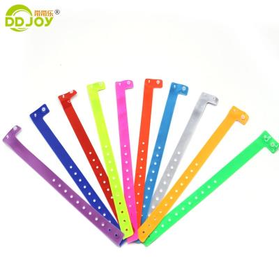 China Promotional Europe Custom Printed Vinyl Neon Wristband Soft Color PVC Strips For Events for sale