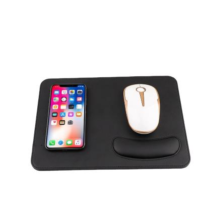 China Wireless Charging Mat Video Game Player Mouse Pad with iPhone 13/13 Pro iPhone 12/12 Max Pro/11/11Pro/XR/Xs/X/8 Samsung Galax Wrist Support for sale