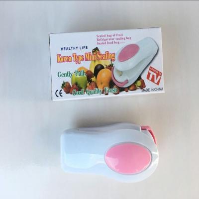 China Home Use Mini Portable Fast Food Packing Small Bag Sealer Household Use Hand Sealer for sale