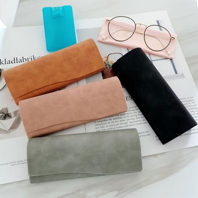 China Custom Wholesale Sunglasses Case Estuche De Anteojos de new fashion retro light case factory show for sale