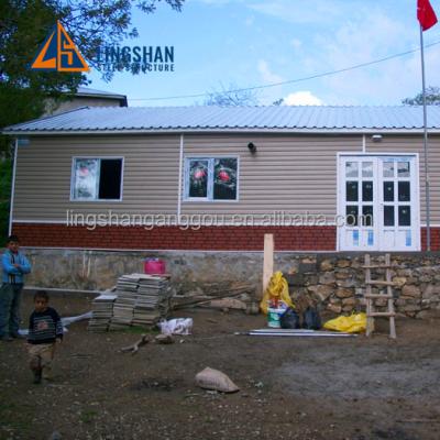 China Parking Lot Light Steel Frame Easy To Install Tiny Prefab Houses for sale