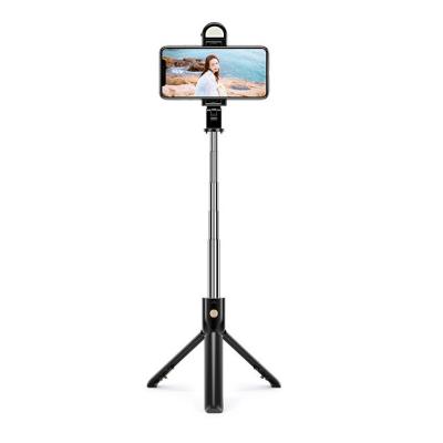 China Carry Wireless Blue Tooth Selfie Stick, Light Fill, Cell Phone Holder Tripod for sale