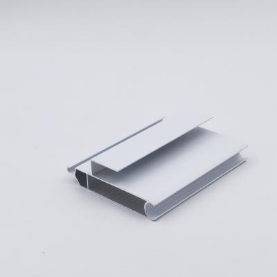 China Macht van de PengDong bedekte de Hete Verkoop de Witte Profielen van de Aluminiumrolling shutter voor Kabinet met een laag Te koop