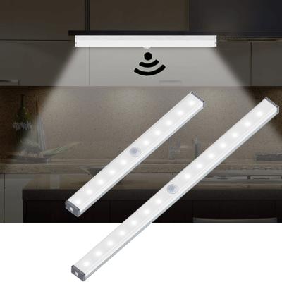 China Modern Motion Sensor Batteries Portable PIR Wireless Lamp Stick Bar Wardrobe Under Cabinet Motion Sensor Cabinet Light for sale