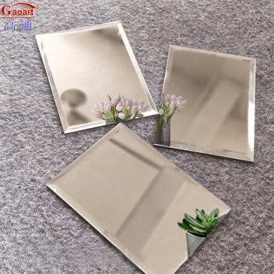 Chine Plateau adhésif pour le miroir de chambre à coucher 80 cm miroir suspendu au mur sans cadre à vendre