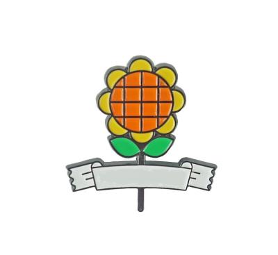 China Europe resin sunflower shaped blank badge can be customized company name pin brooch badge factory badge for sale